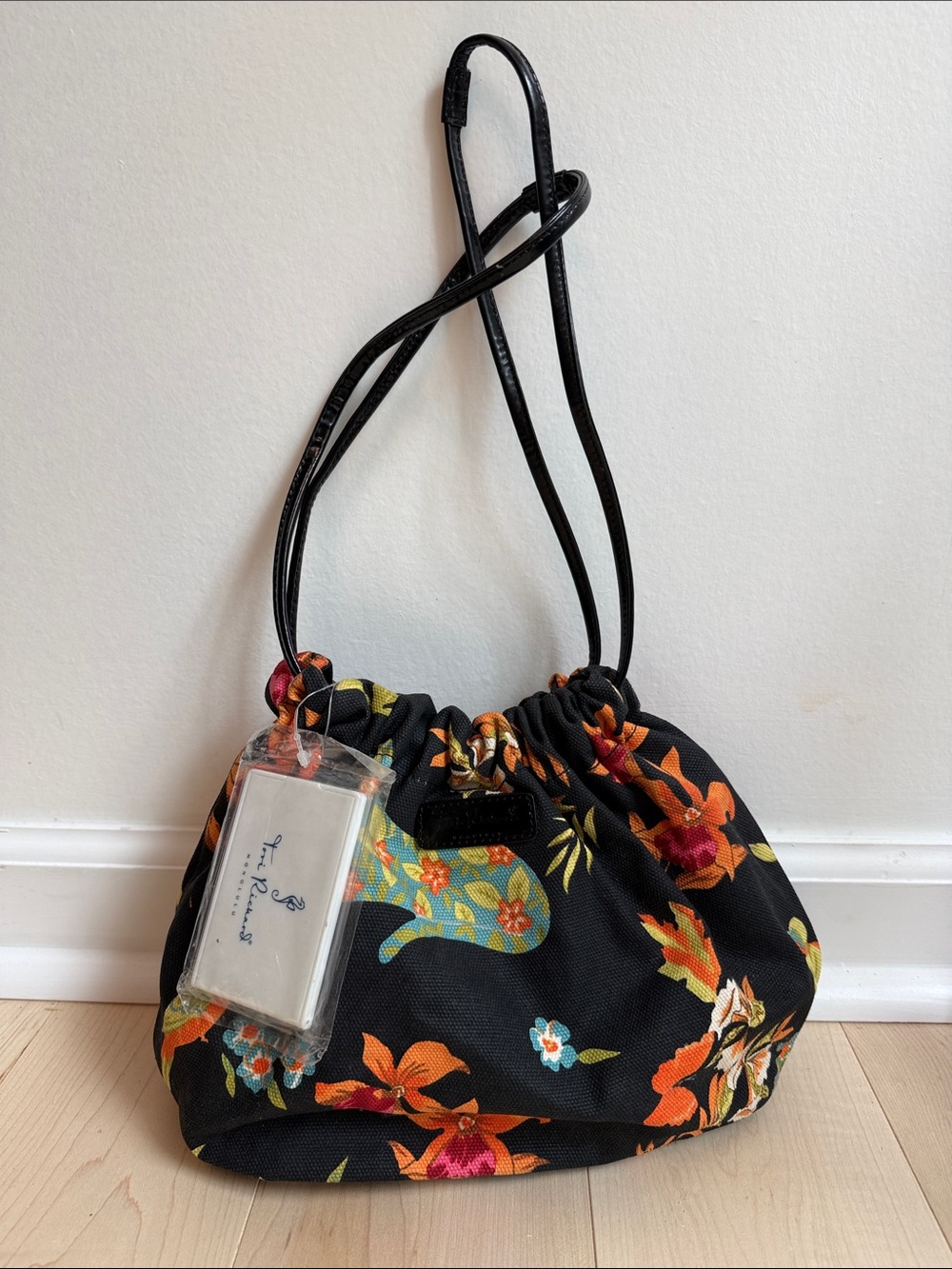NWT Tori Richard Black Tropical Floral Drawstring Bucket Handbag Purse